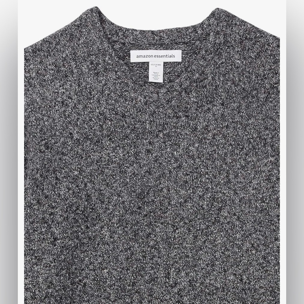 Amazon Essentials Men’s Long-Sleeve Soft V Neck Sweater, Charcoal